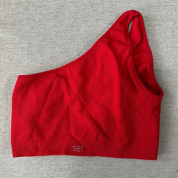 SET ACTIVE red off the shoulder top - Picture 1 of 3